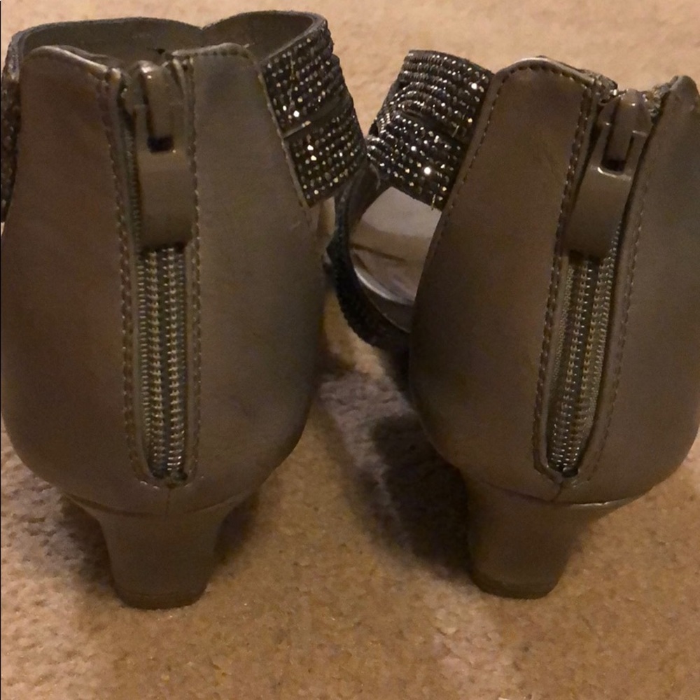 Gray Sparkly Wedge Sandals - Women’s Size 10 - Picture 5 of 5